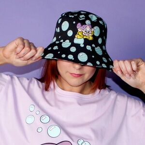 Cakeworthy Disney Dopey Bubbles Bucket Hat New SNOW WHITE AND THE SEVEN DWARFS